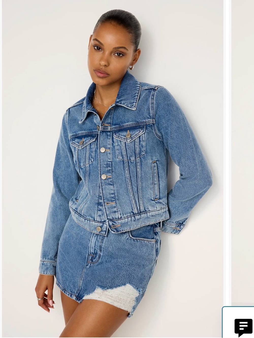 Good American Shrunken Crop Denim Trucker Jacket l Size Small